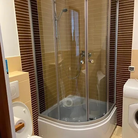 Daire Invikta Garden Apartment With Private Parking *