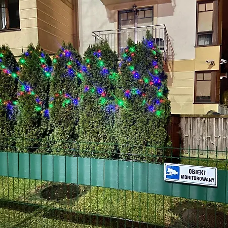 Invikta Garden Apartment With Private Parking *